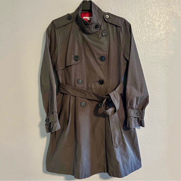 GAP Classic Double-Breasted Front Trench Coat with Belt and Inner Pink Lining - Picture 5 of 9